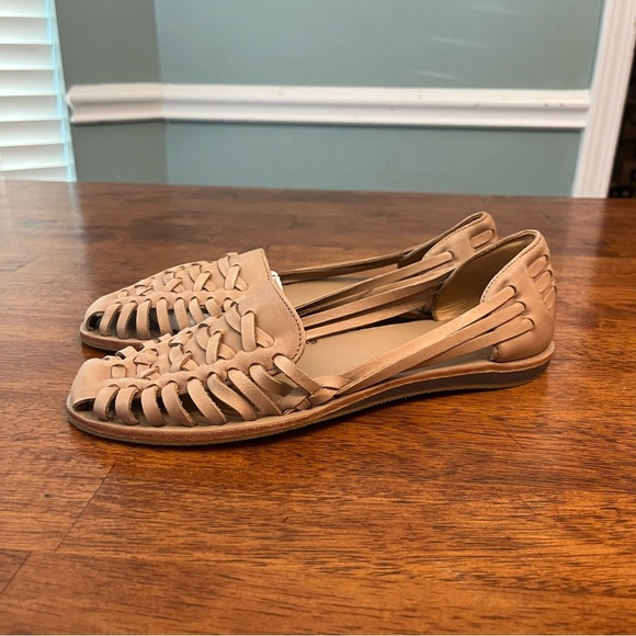 Tried on Nisolo Women’s Huarache leather sandal shoe size 10 almond color - Picture 1 of 9